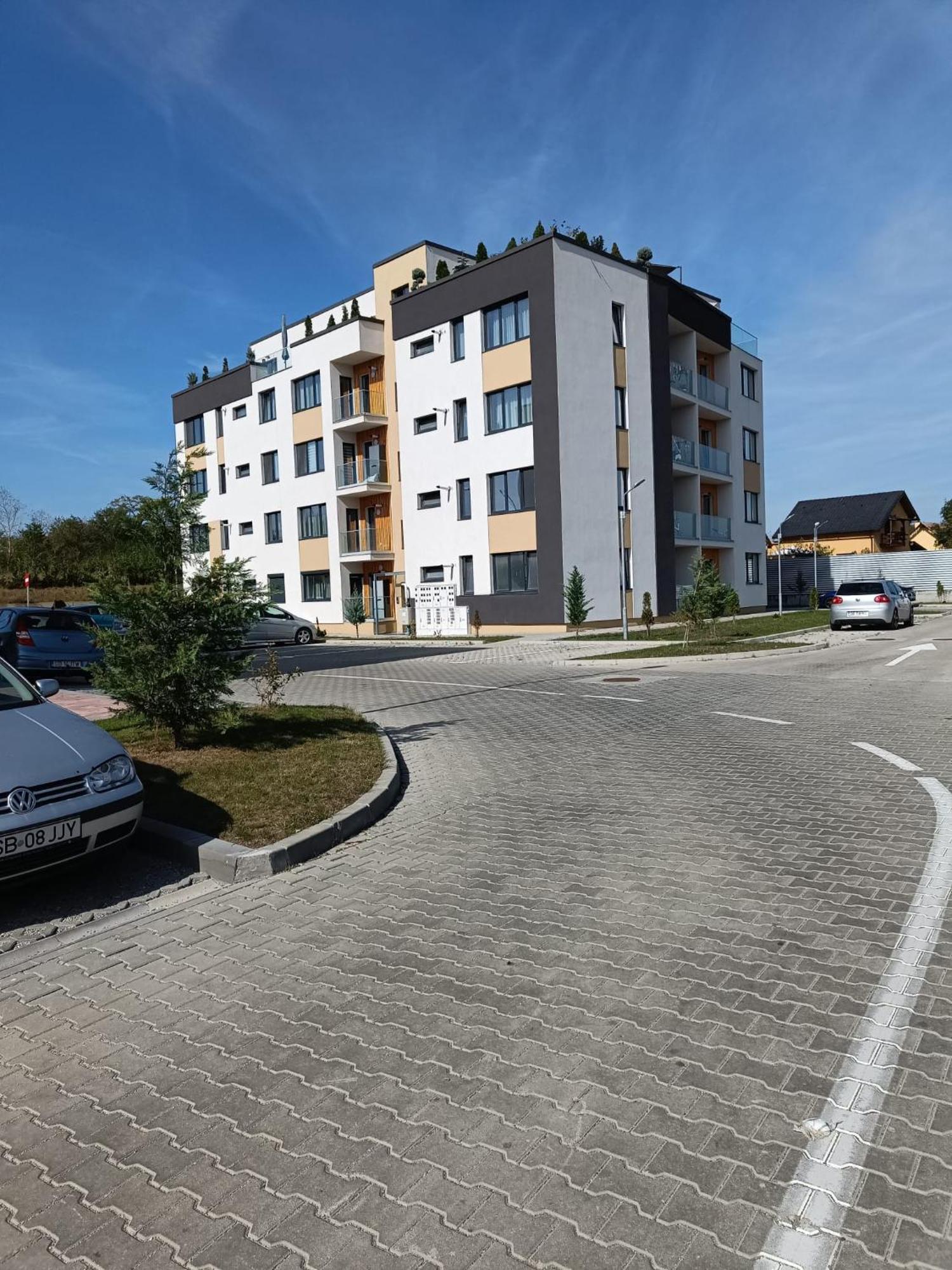 Amazing Mountain View Apartment Сибиу Экстерьер фото