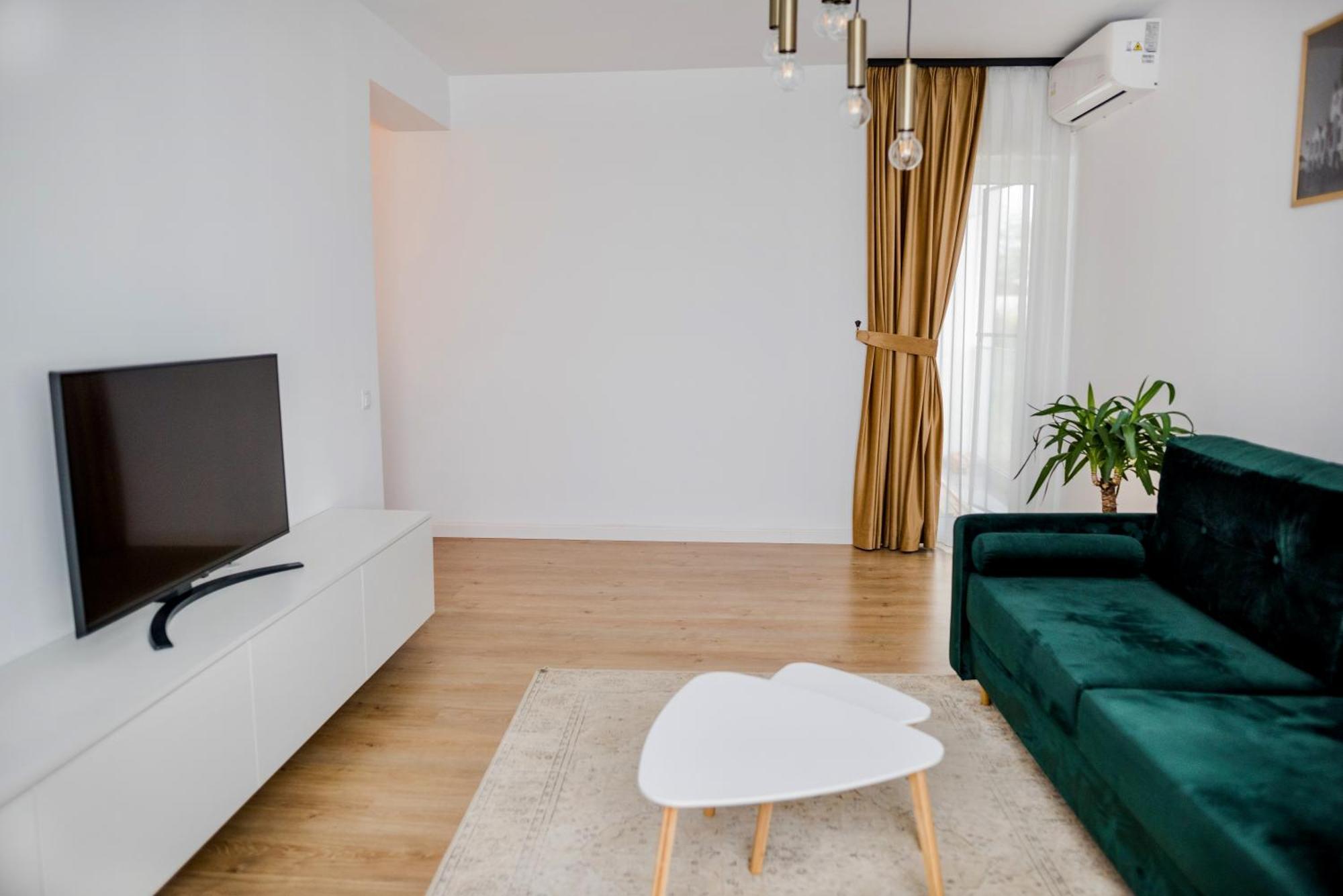 Amazing Mountain View Apartment Сибиу Экстерьер фото